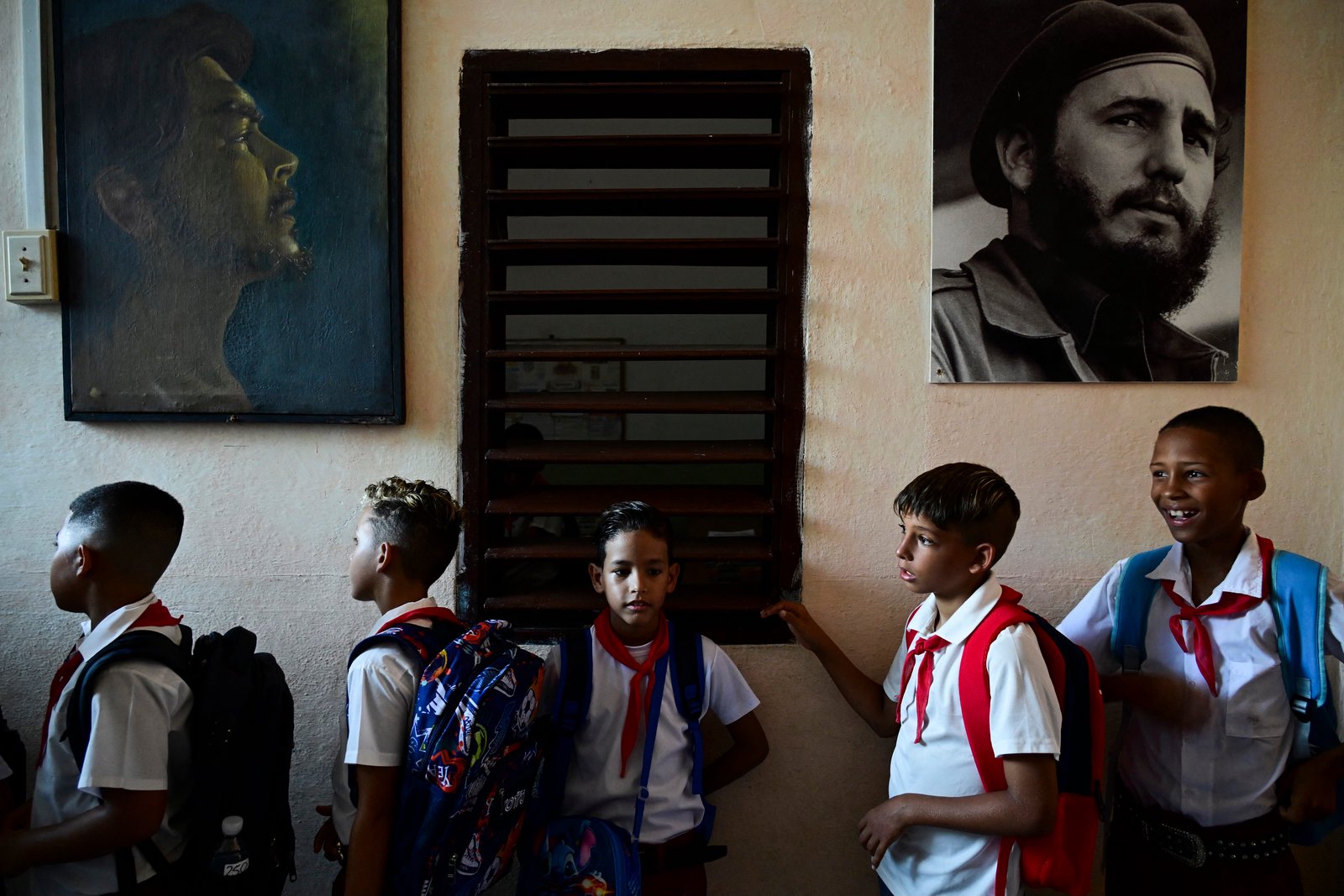 Trump calls reporters covering waning munitions “treasonous SCUM”; U.S. imposes even more Cuba sanctions; Scores killed in Yemen clashes