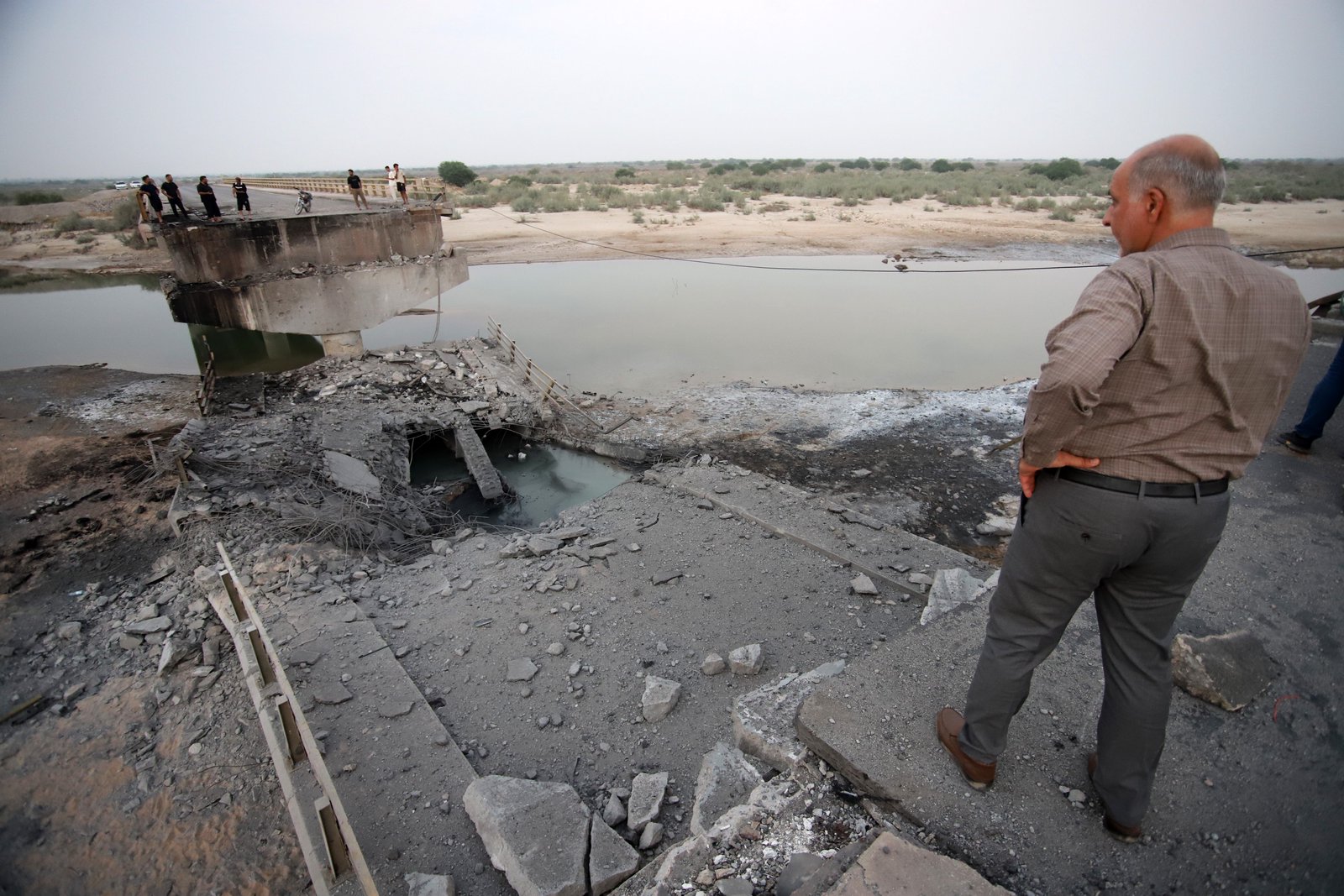 U.S. Infrastructure Strikes Have Left Iranians in the South Without Livelihoods