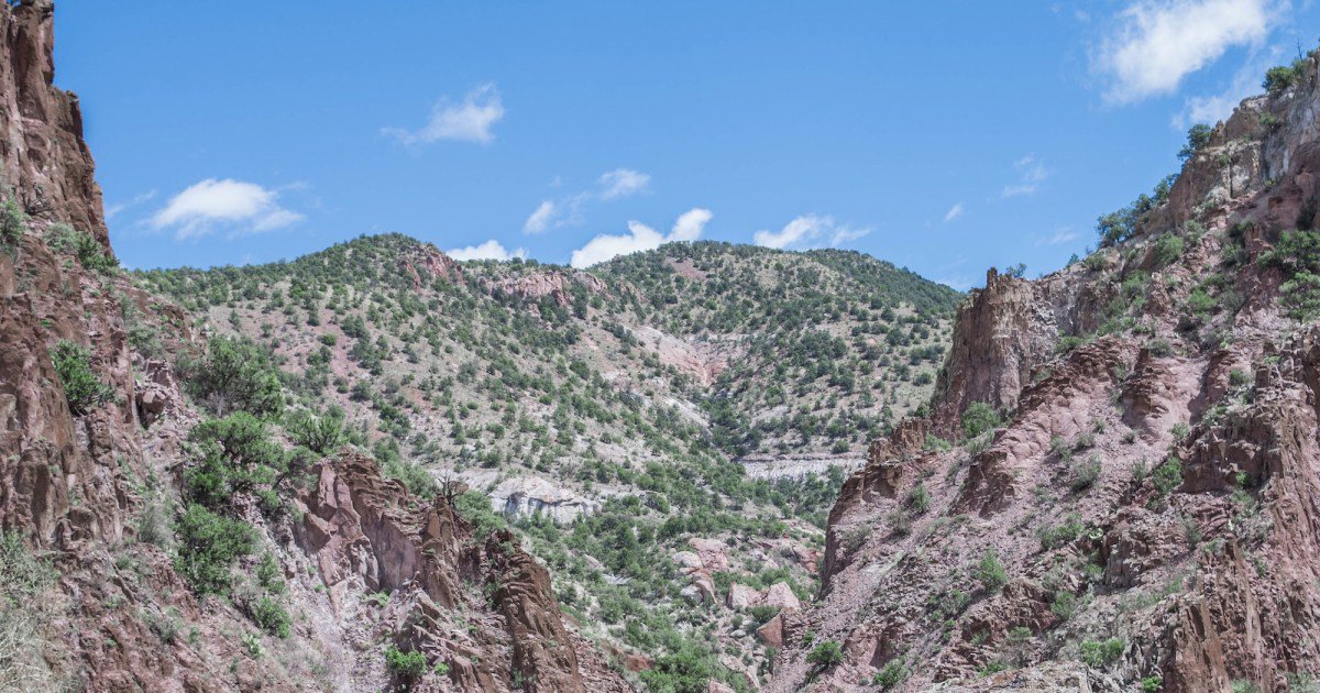 Far From DC, an Iconic Trail Is Militarized for Trump’s Border Wall