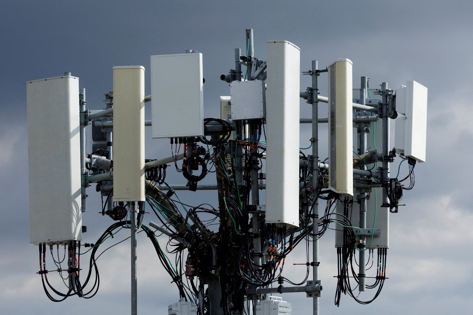 PIF’s TAWAL in talks over multibillion-dollar telco towers deal