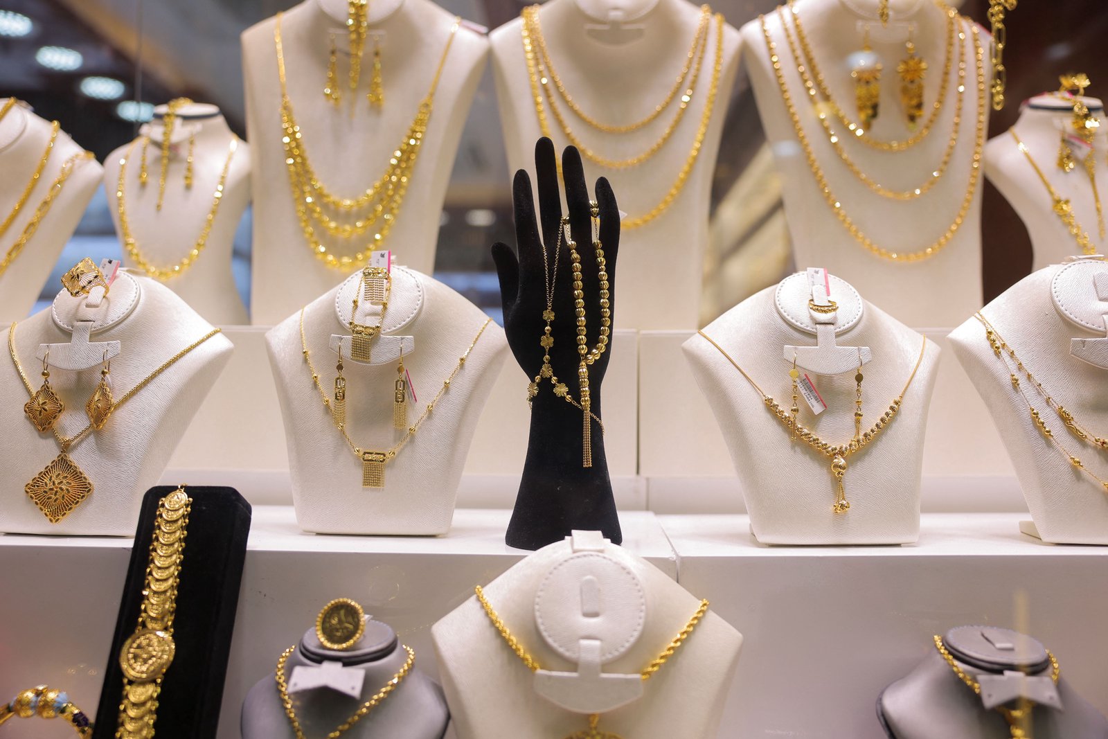 Kuwait targets gold and property fraud