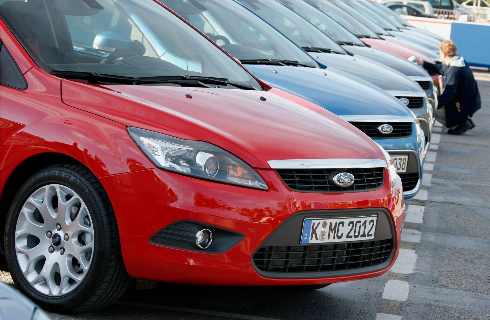 EU likely to drop ban on combustion engine cars