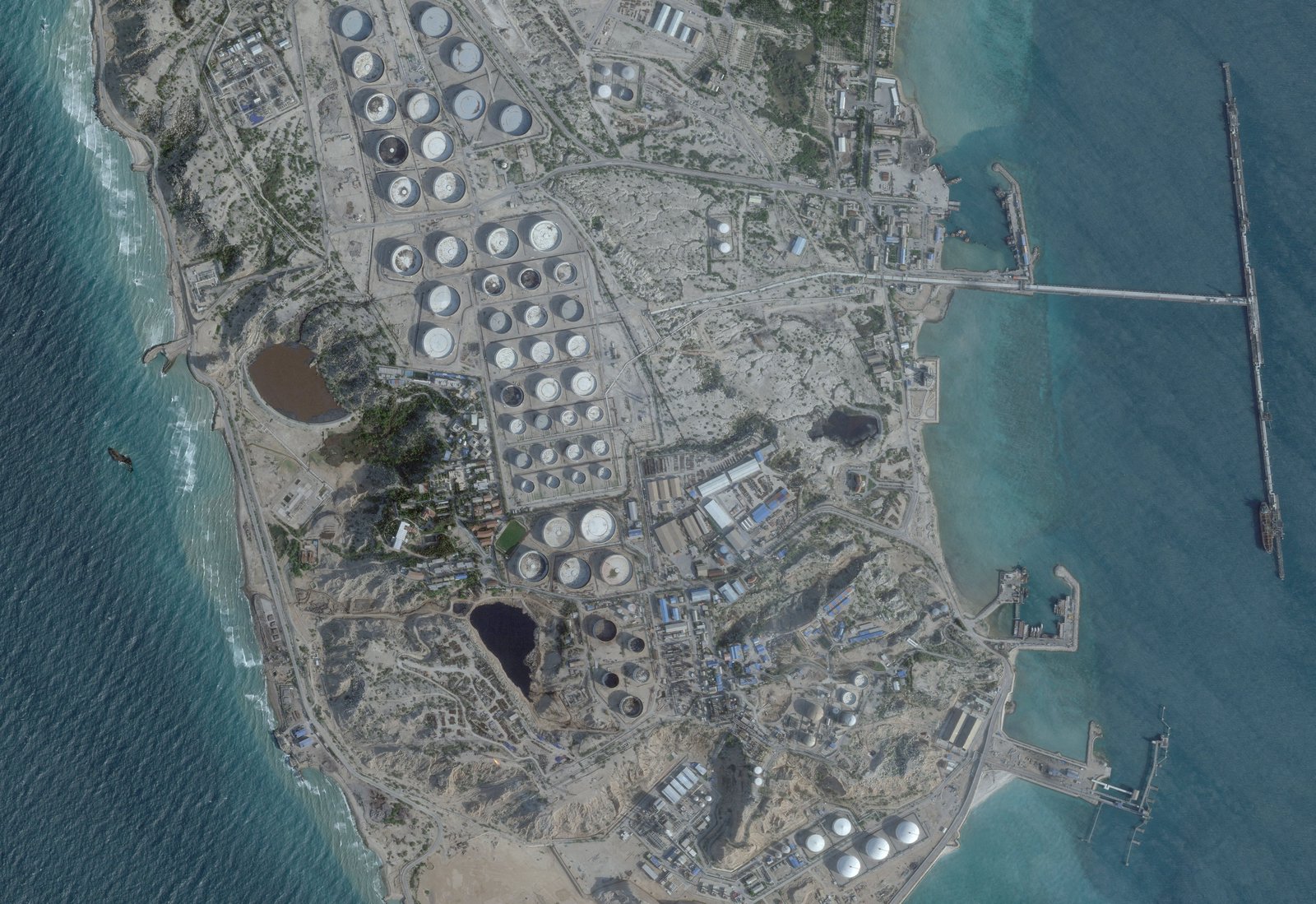 Iran-controlled Hormuz islands back in focus