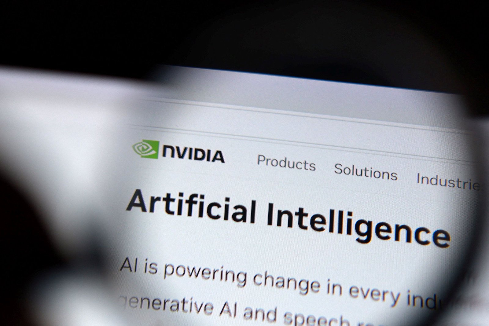 More US employees are using AI, poll finds