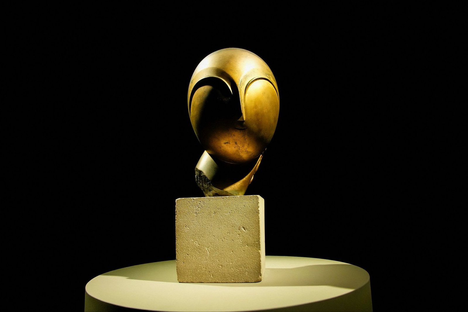 High-end art market rebounds with two mega sales