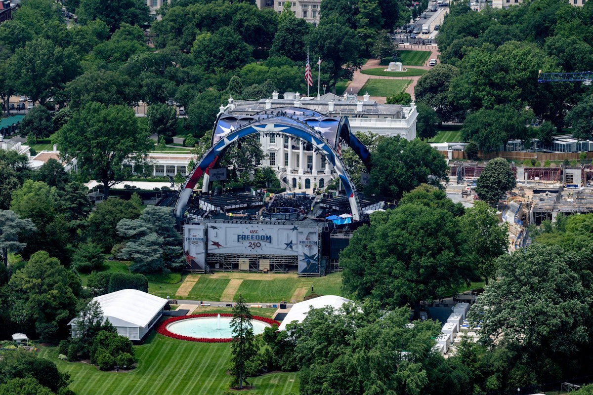 White House Reveals Plan to Shut Out Reporters From UFC Fight
