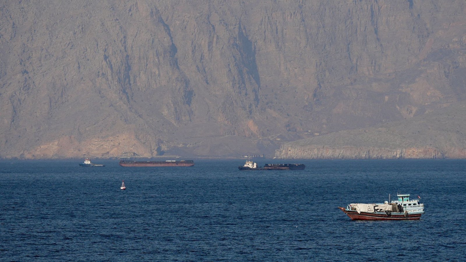 Trump announces new blockade, Hormuz fee
