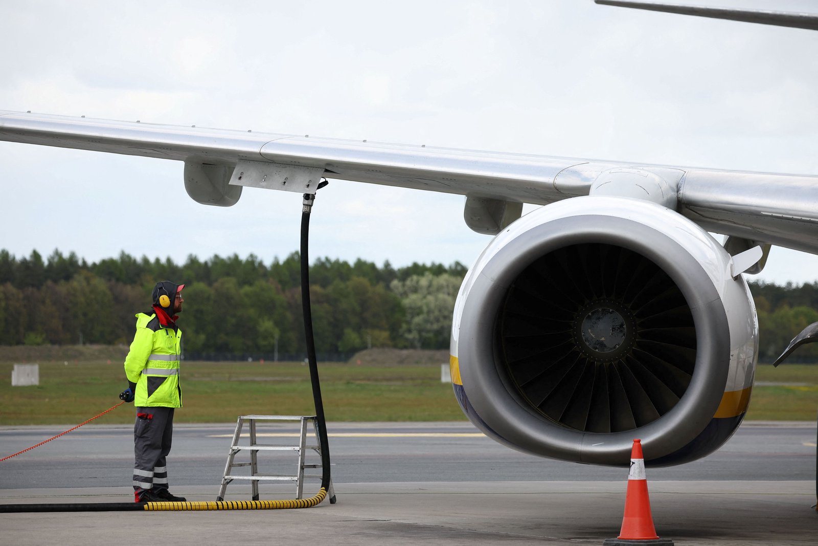 Russia suspends jet fuel exports