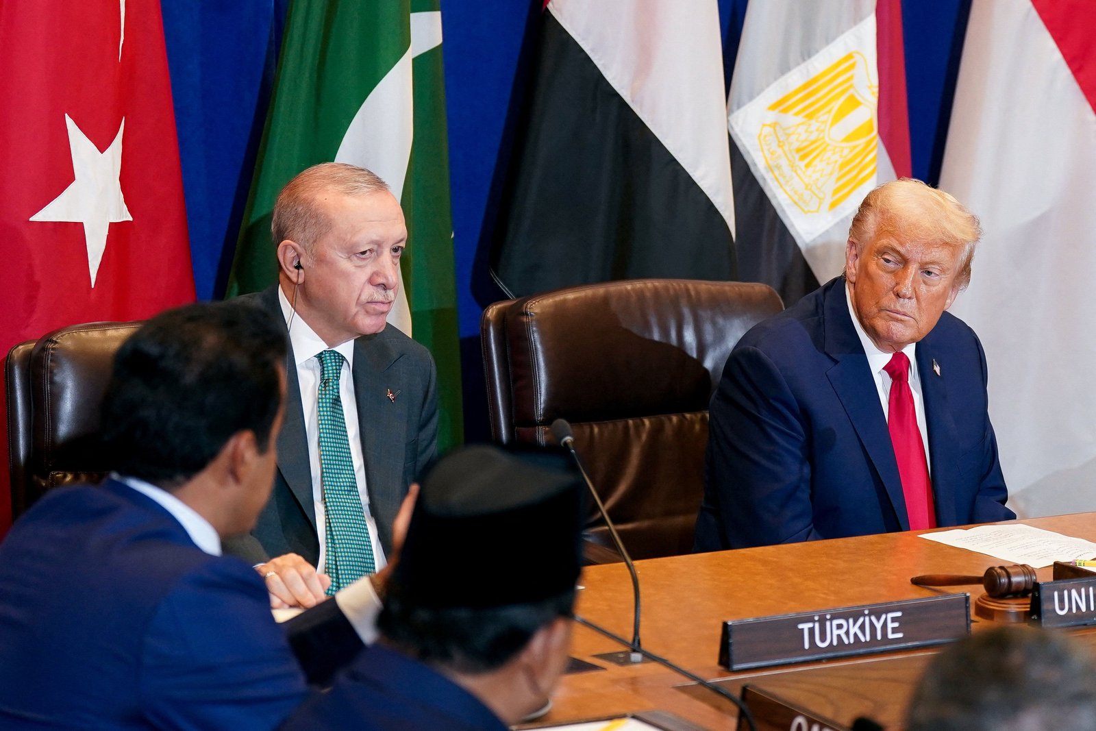 As Erdoğan visits White House, Trump hopes to strike deals