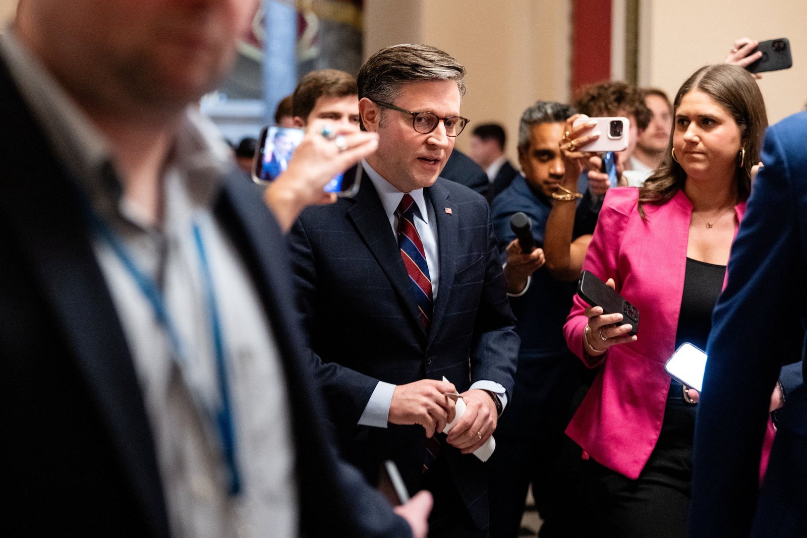 House pivots to the midterms as members depart for recess
