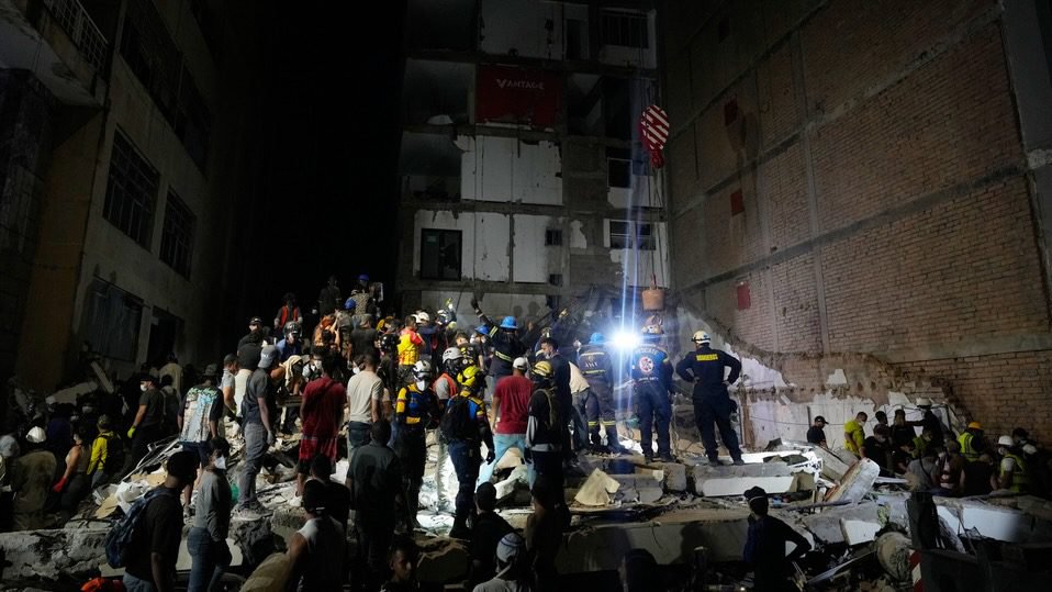 De la Espriella faces widespread criticism over politically motivated earthquake response