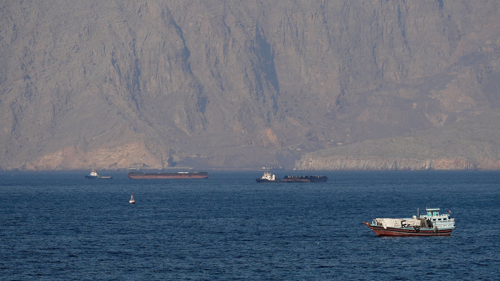 Oil prices remain high over fragile Iran-US ceasefire