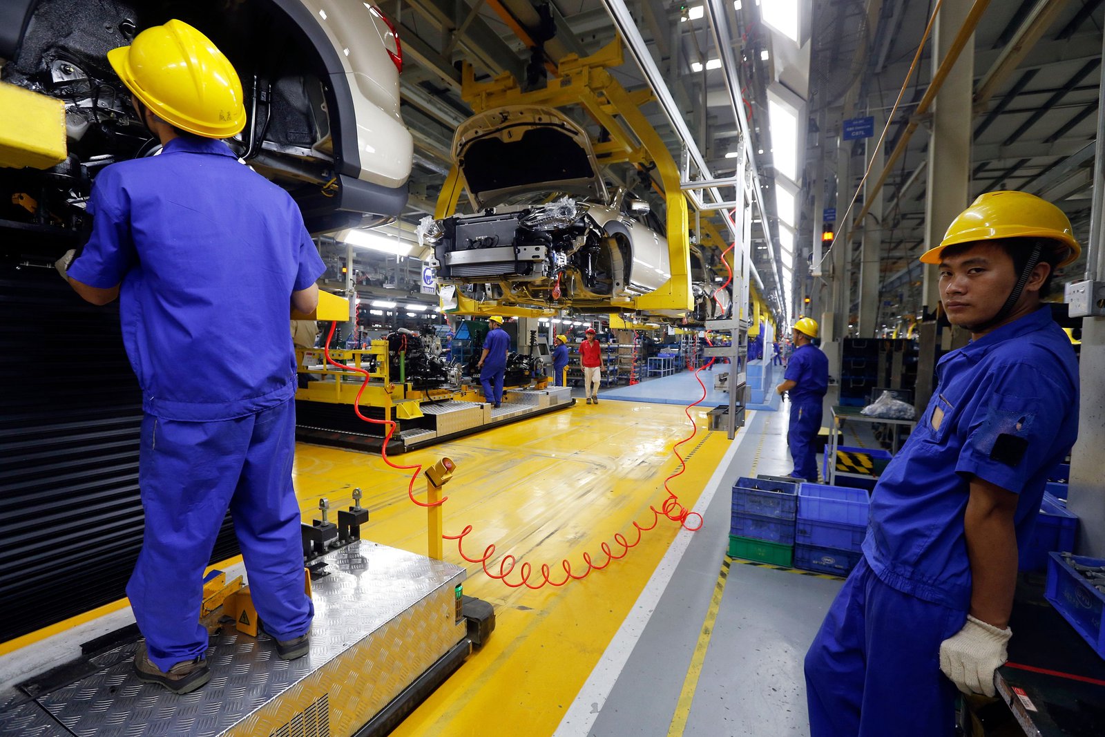 Chinese manufacturing sector sped up, report finds