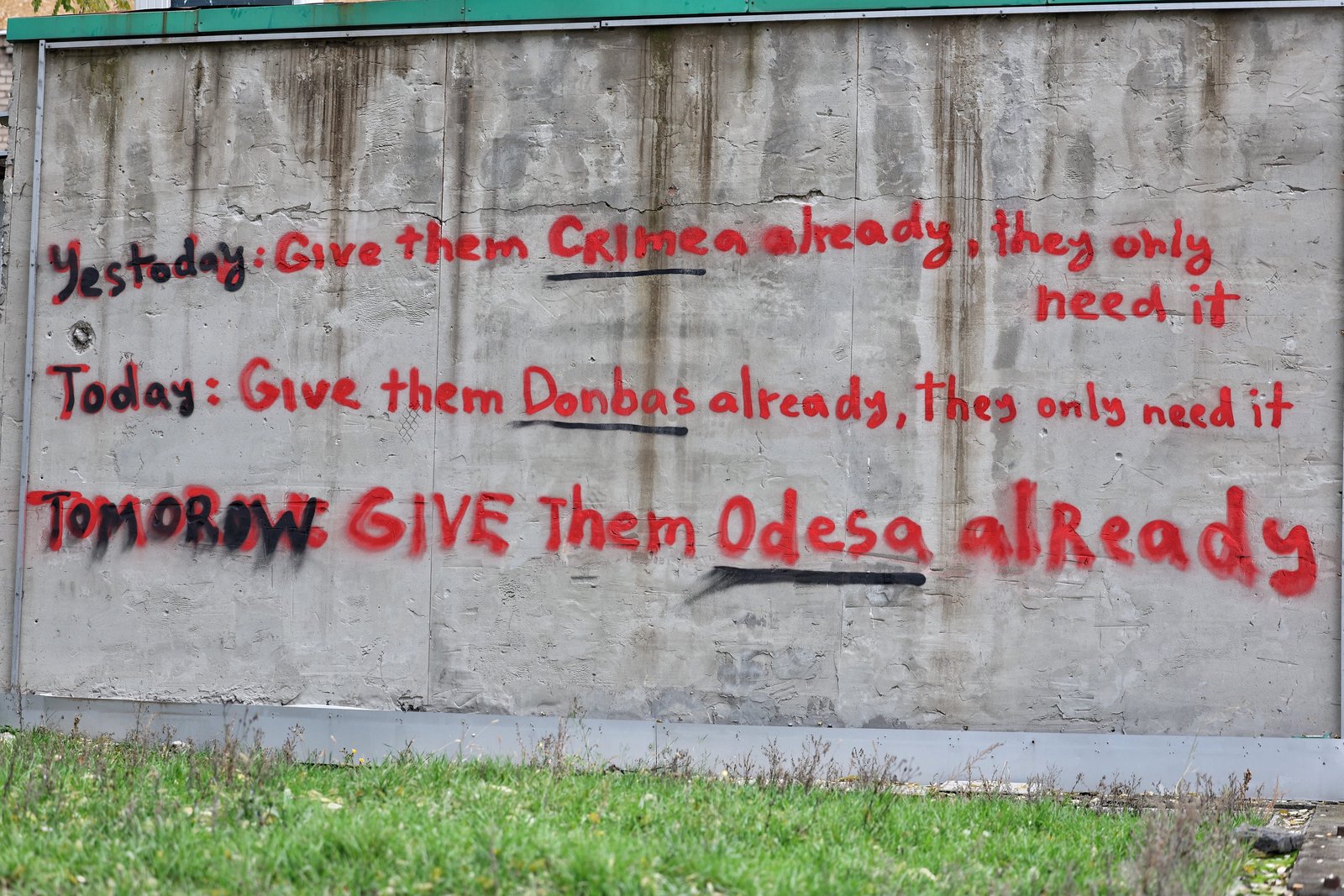 Darfur's governor said 27,000 killed over three days last month; U.S. pushes Ukraine to give up Donbas region to end the war with Russia