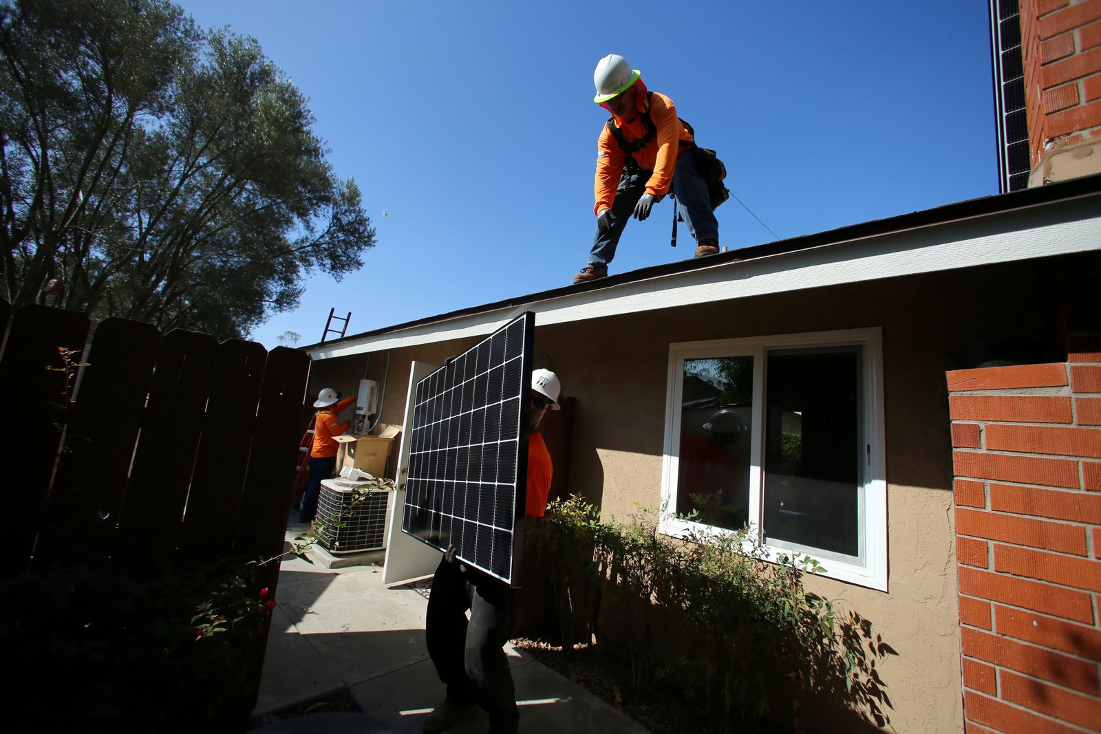 US clean energy investment surges 22% in second quarter