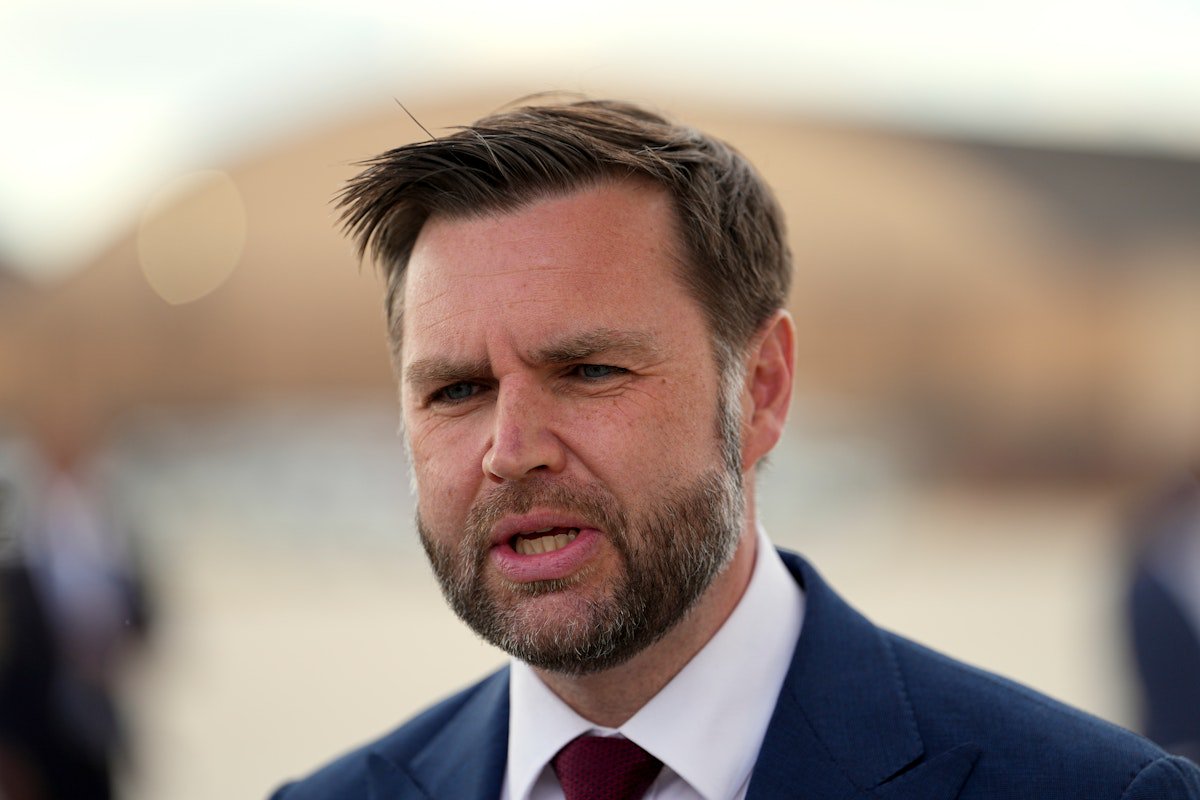 Trumpworld Quietly Shivs JD Vance as Damning Leaks Discredit Iran Deal