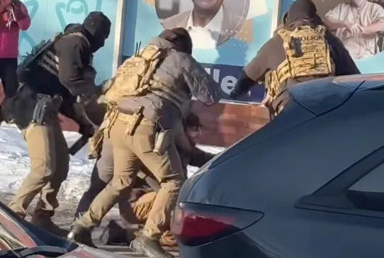 Two CBP Agents Identified in Alex Pretti Shooting