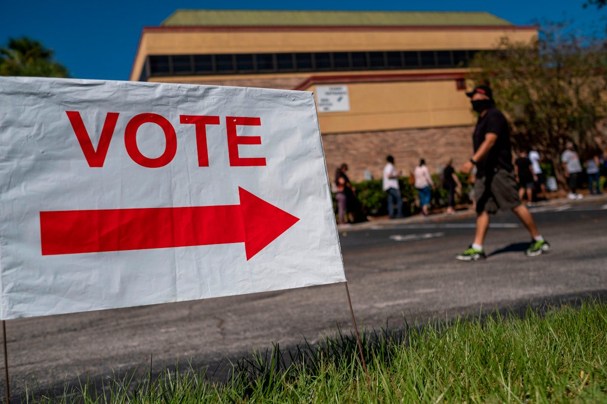“Con Artist”: Leaked Texts Show GOP Candidate’s Major Money Issues