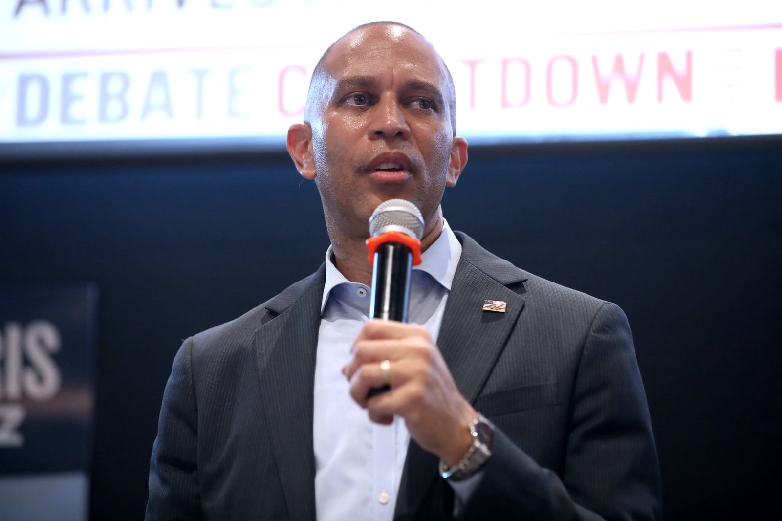 Jeffries Opposes Bid to Cut Israel Aid After Record AIPAC Earmark