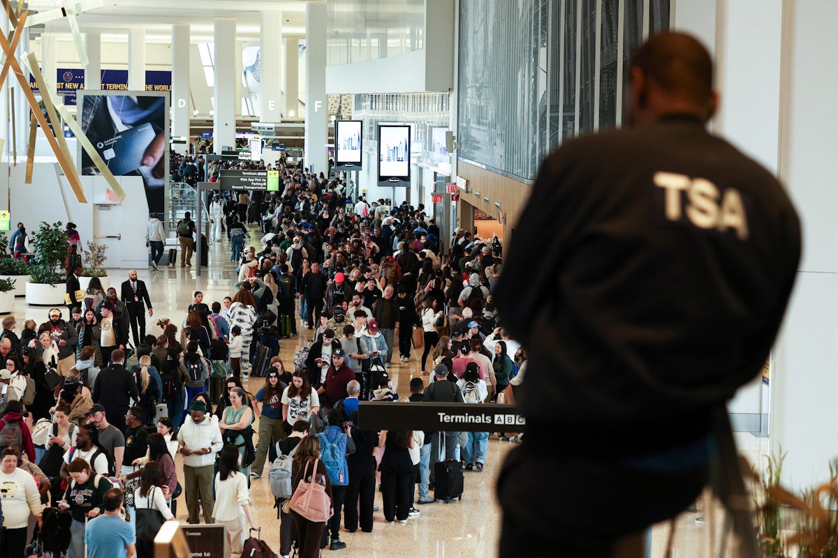 Trump Kills Republican Plan to Fund TSA as Airport Lines Get Worse