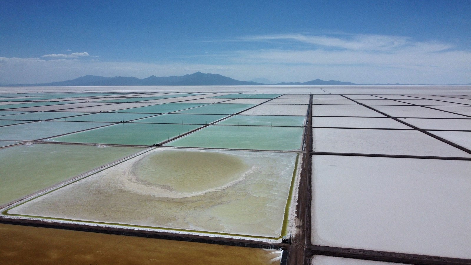 Bolivia's new president courts lithium investments