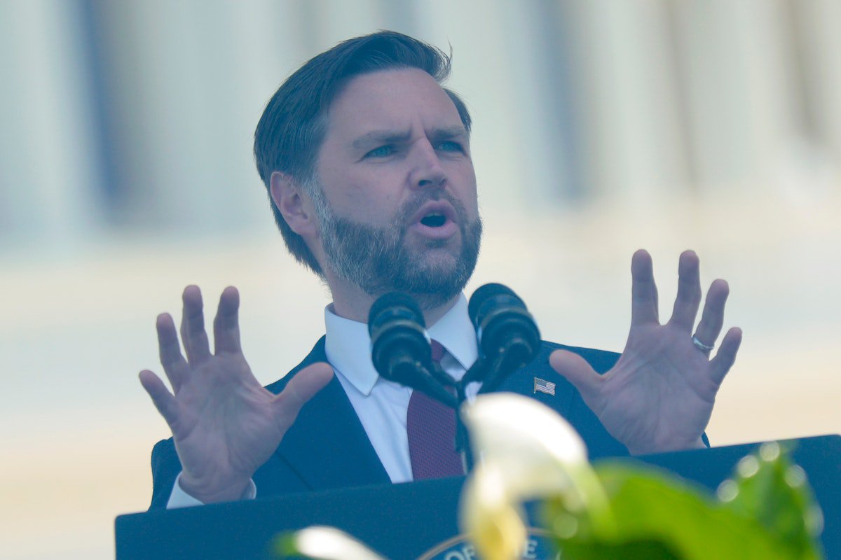 JD Vance Humiliates Himself as Crowd Stays Silent During His Speech