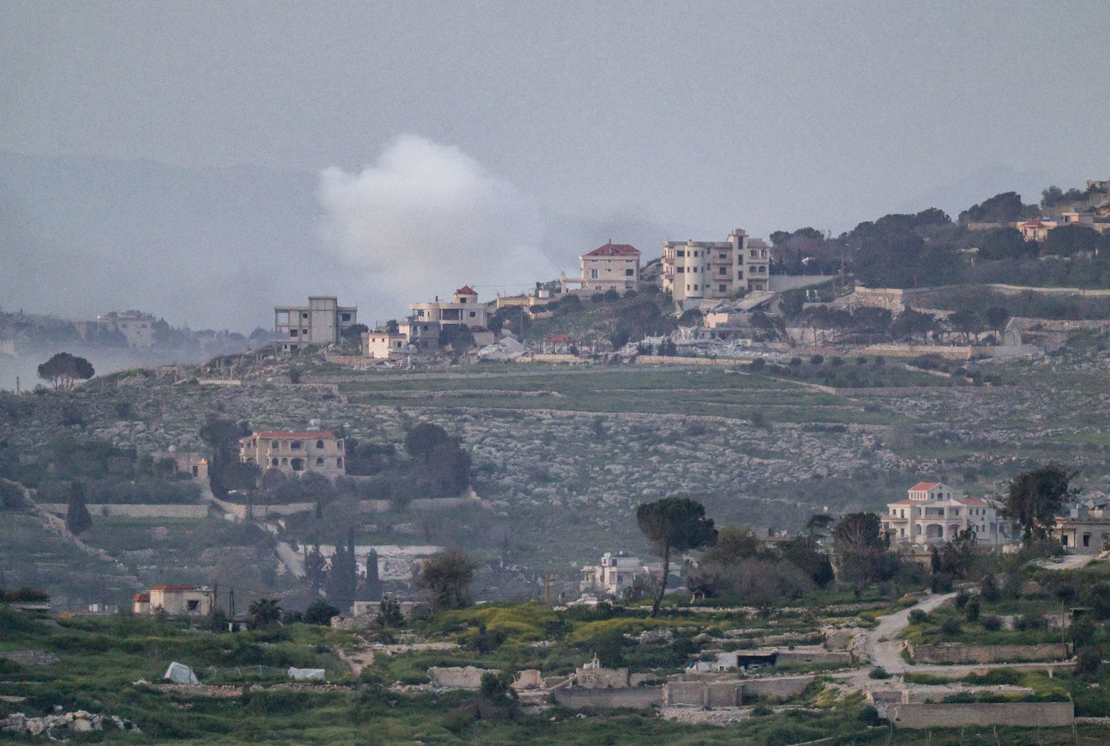 10-day ceasefire between Israel and Lebanon takes hold