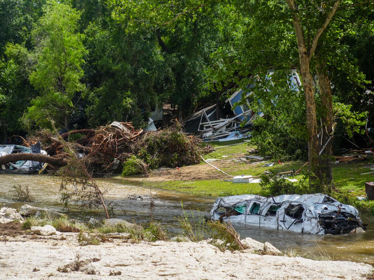 Trump Under Fire for Diverting Disaster Relief Workers to Immigration Policing
