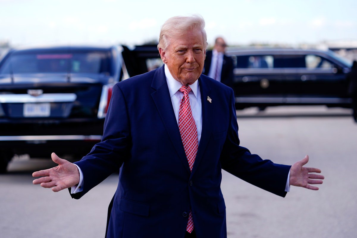 Trump Voters Flood Far-Right Network With Angry Messages About Iran 