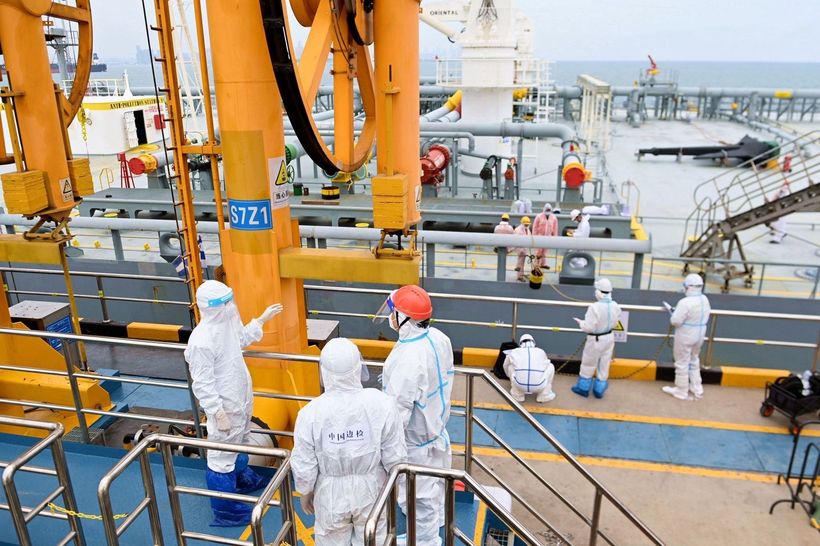 China crude imports tick up