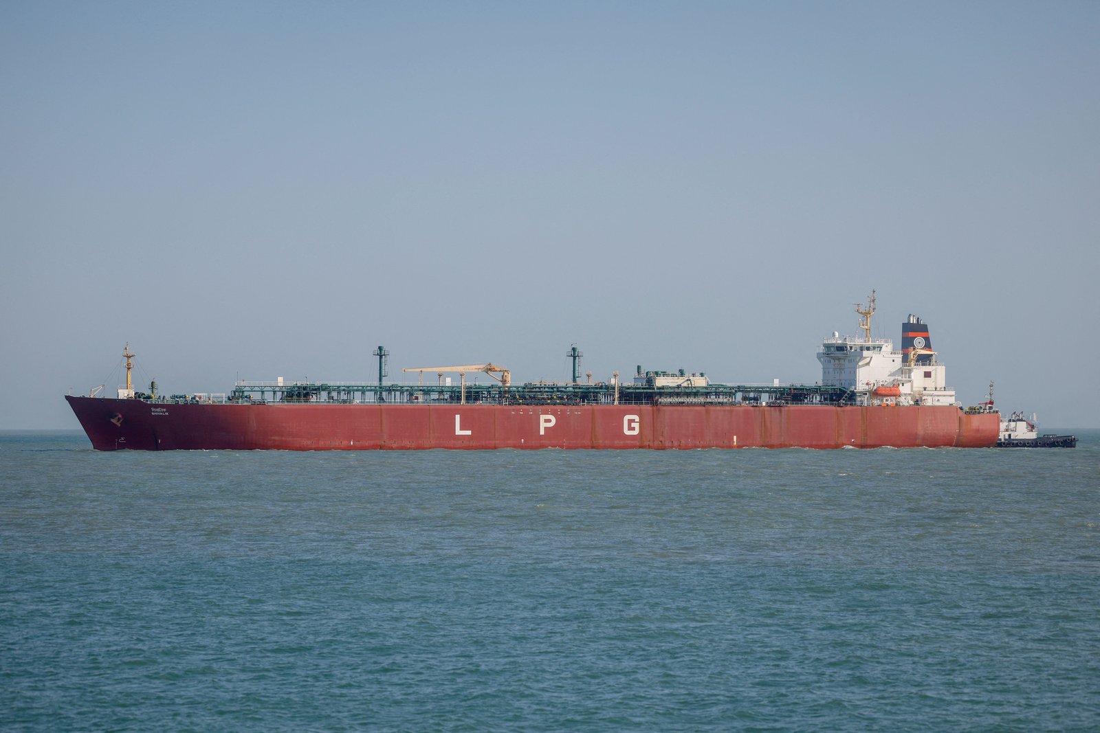 US steps up efforts to reopen Strait of Hormuz