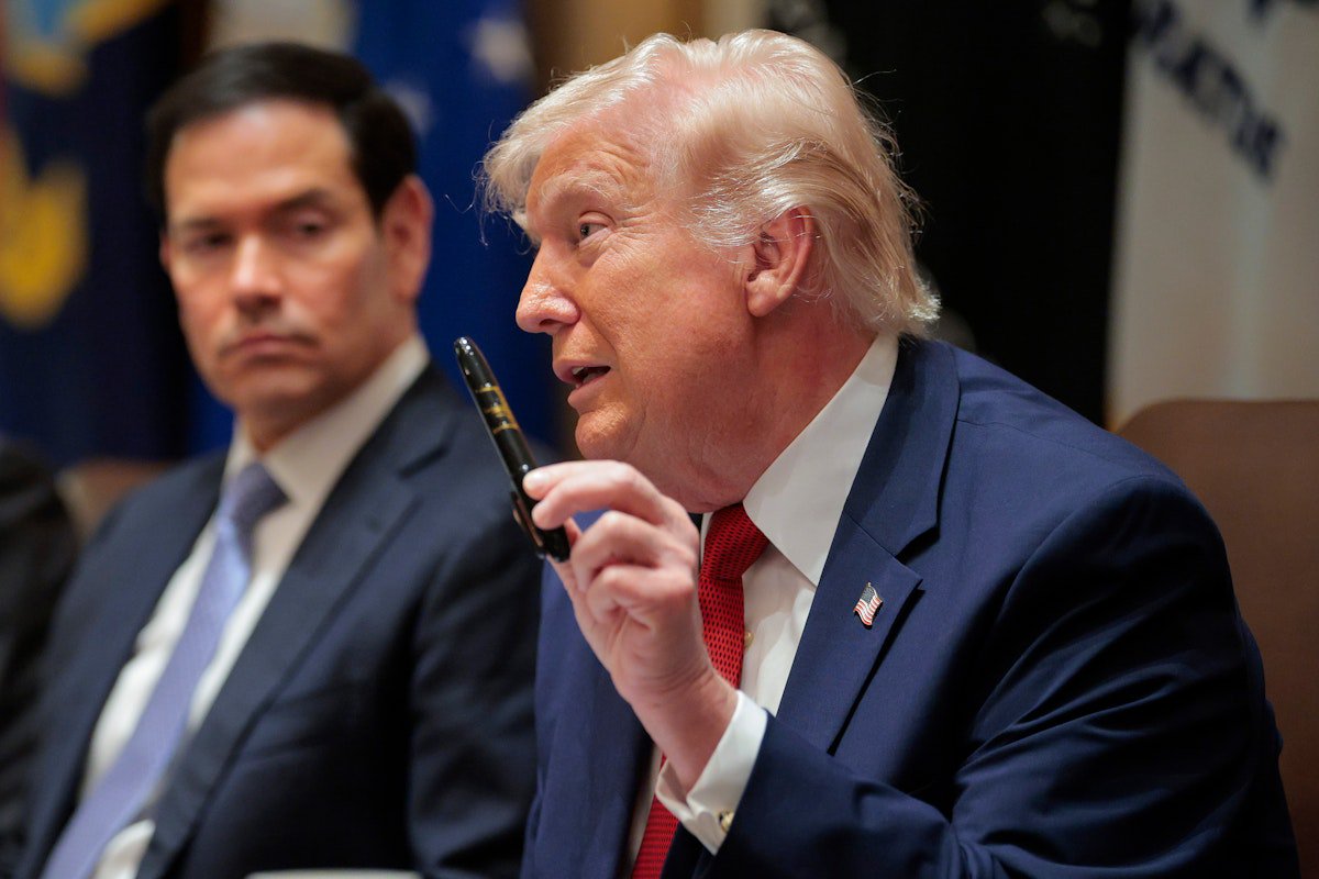 Trump Shared Totally Made-Up Conversation in Cabinet Meeting