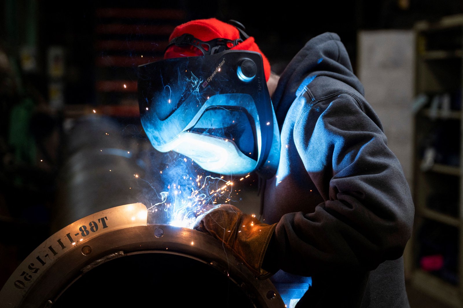 US jobless claims fall unexpectedly