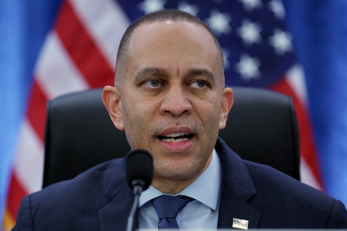 Hakeem Jeffries Refuses to Answer Question on Abolishing ICE
