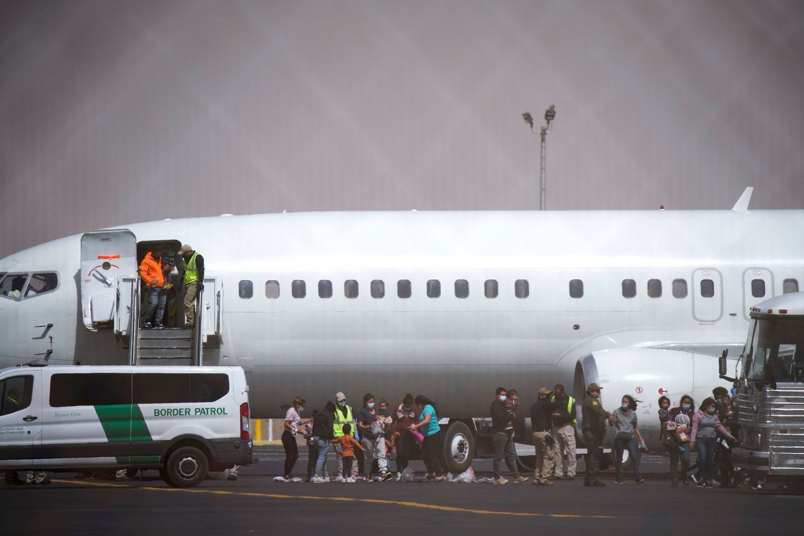 US deports migrants to DR Congo, drawing ire over safety concerns