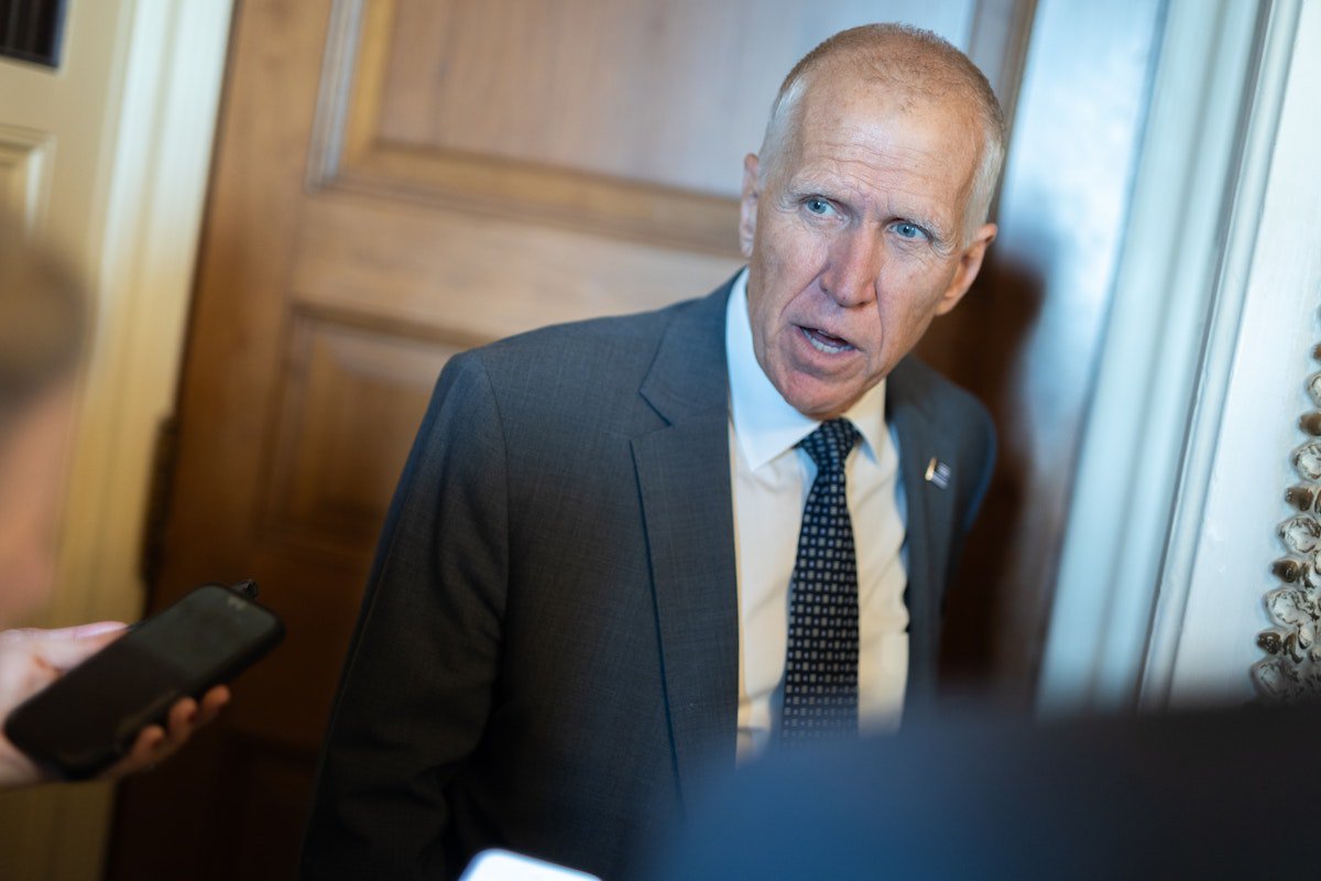 Republican Senator Attacks GOP for Becoming “Circular Firing Squad”