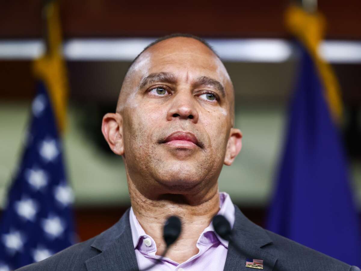 Jeffries Says He’s Voting Against Measure to Cut Aid to Israel by $3.3 Billion