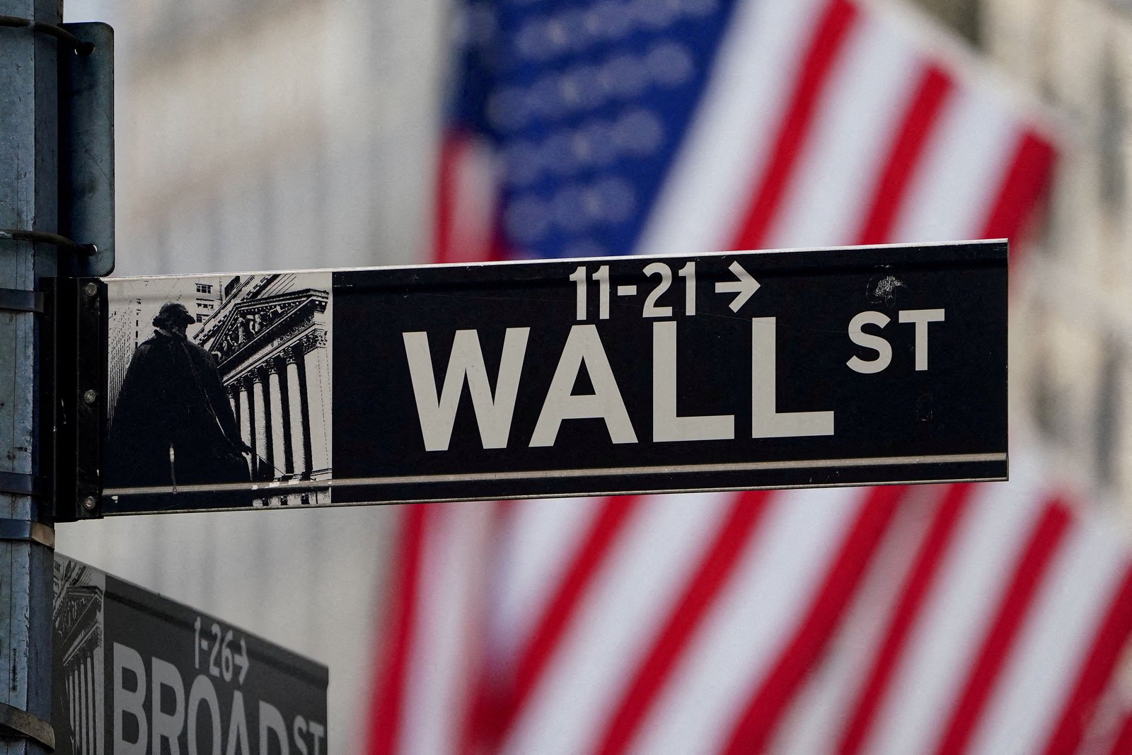 Wall Street bosses stick by the Gulf despite war