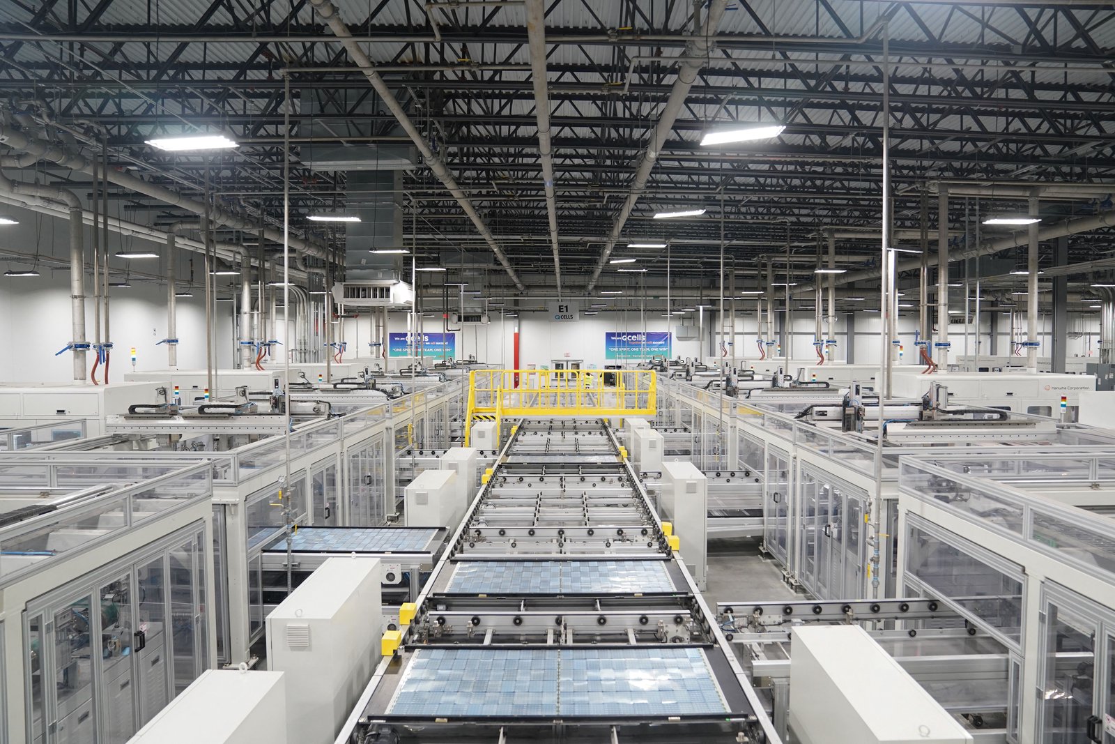 Global investments in clean tech manufacturing drop