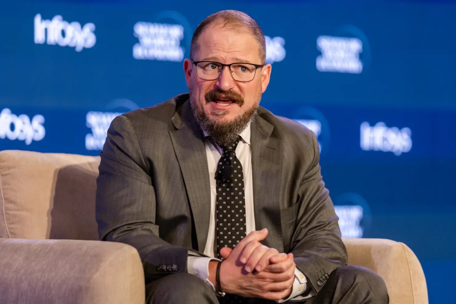 Qualcomm plans new chip architecture for phones