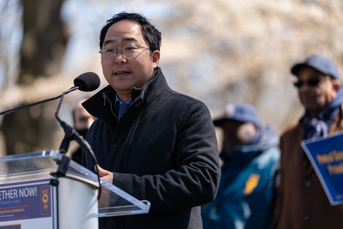 ICE Agents Pepper-Spray Democratic Senator at Protest