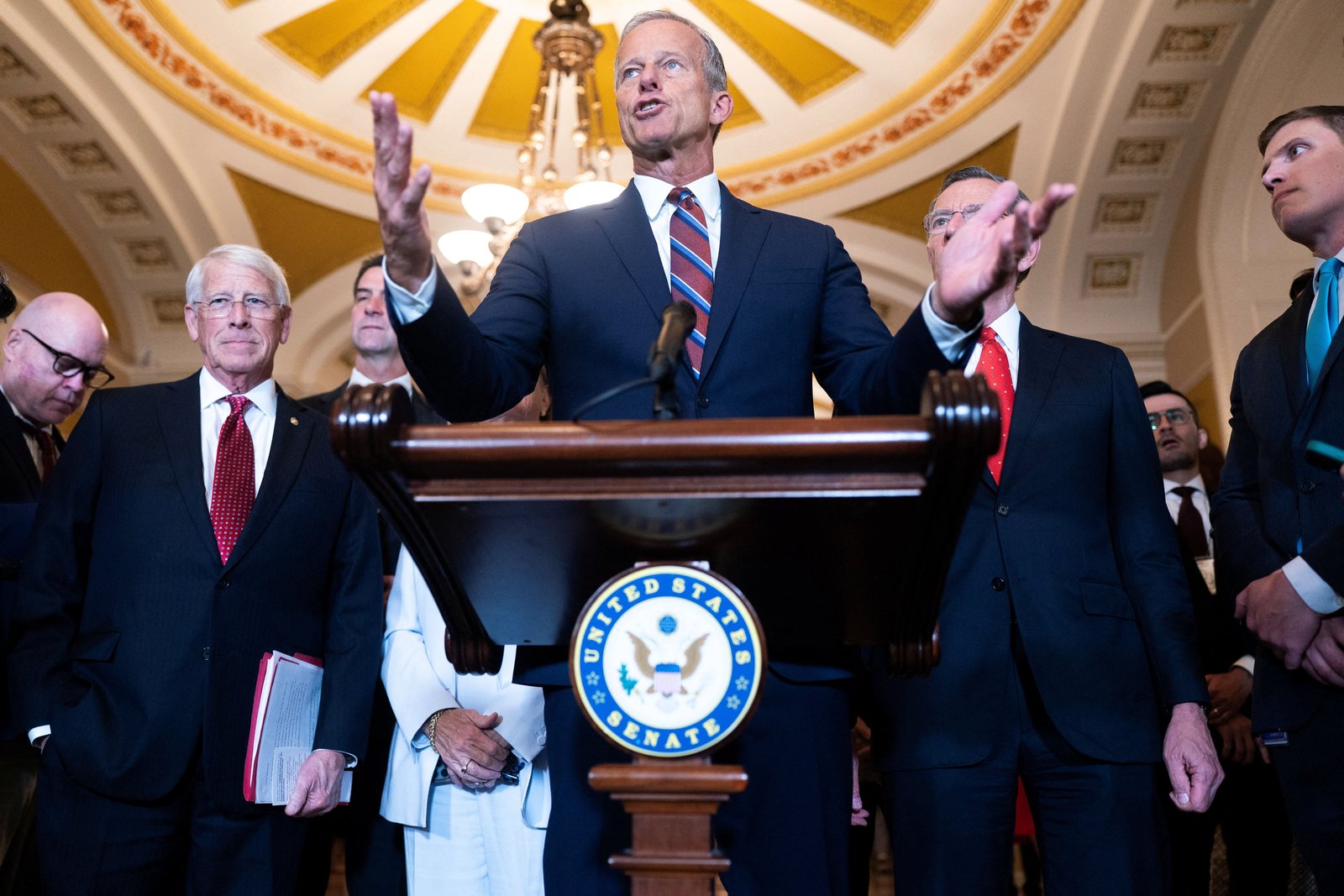 Republicans to allow batches of confirmation votes