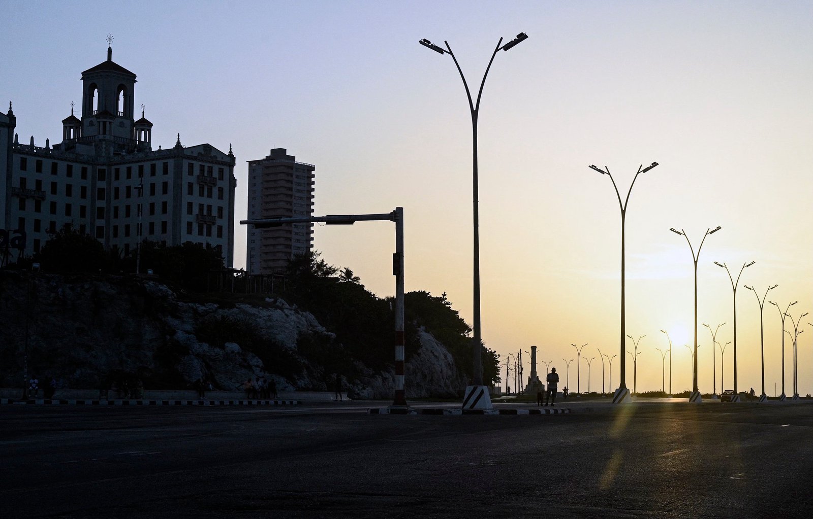 U.S. resumes blockade of Iran; Democrats block defense bill; Cuba’s grid collapses