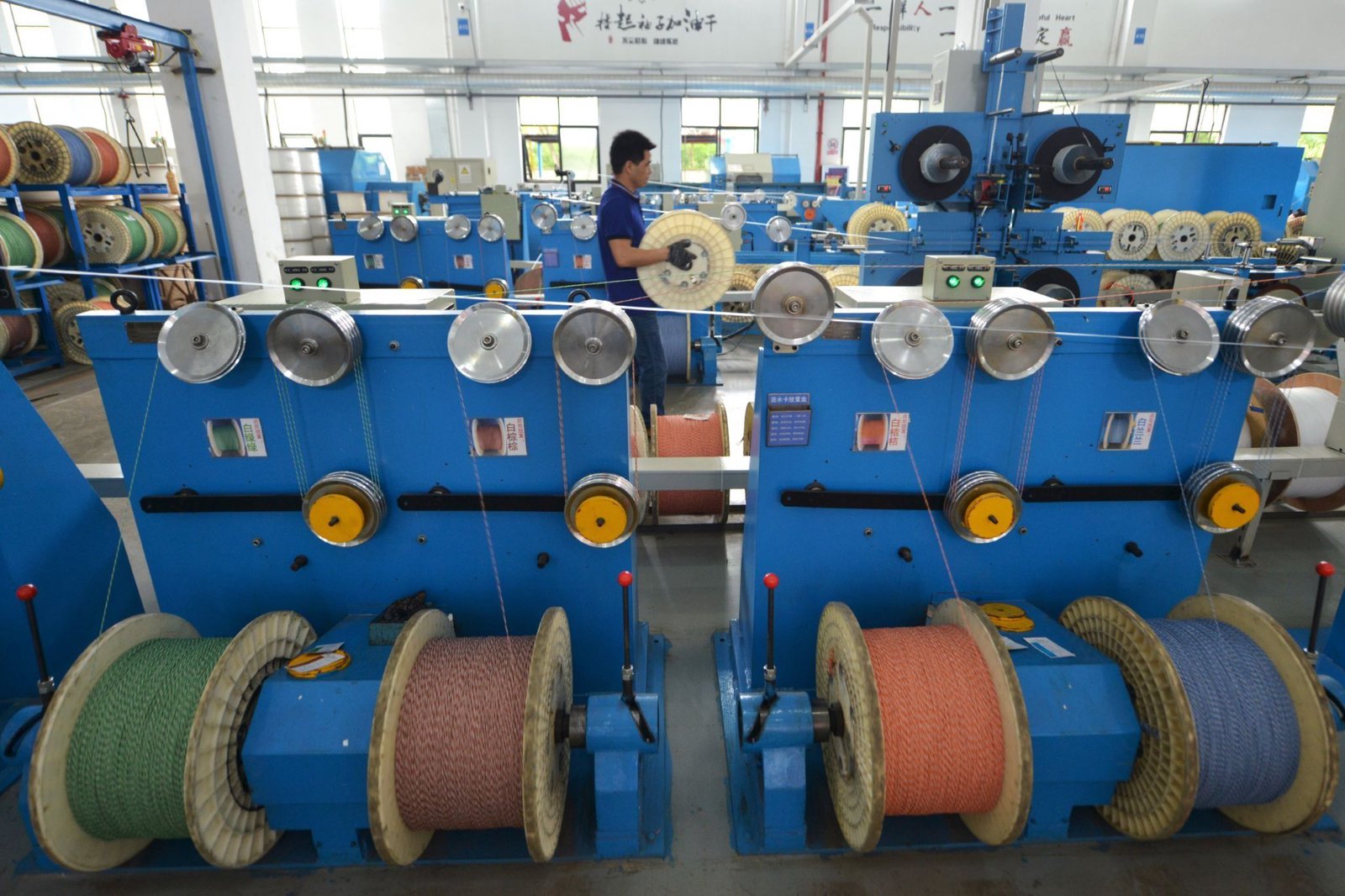 China, India show varying economic impact of AI development
