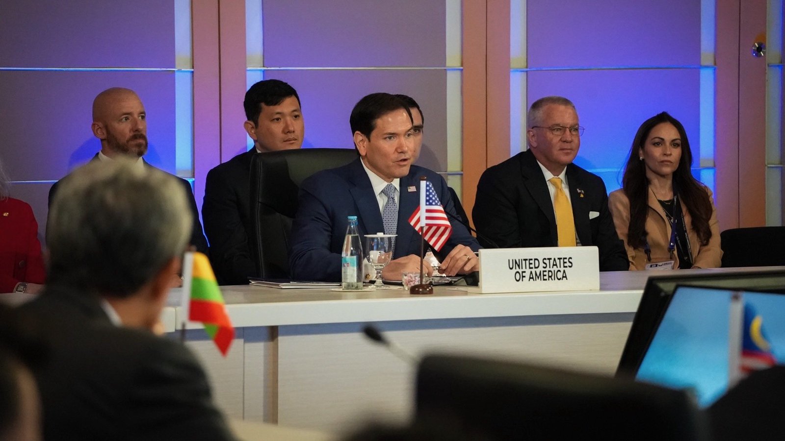 US gives contradictory signals over talks with Iran amidst rising global demands for the end of the war