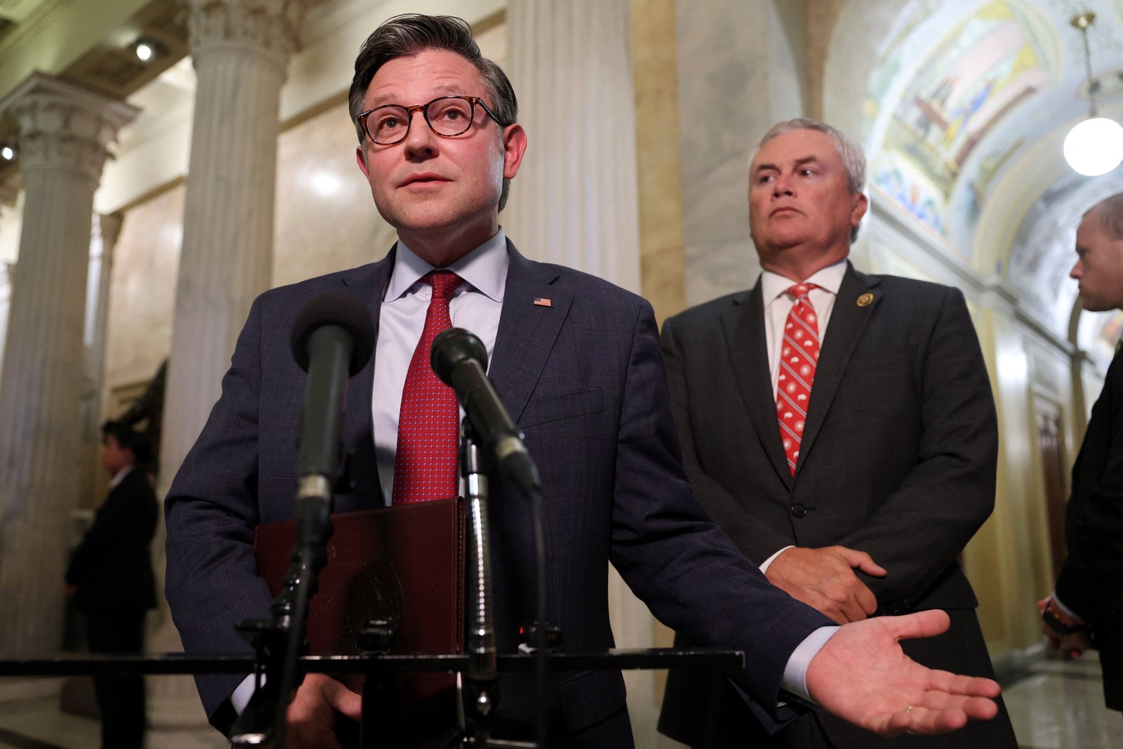 House GOP eyes stopgap funding bill to avert shutdown