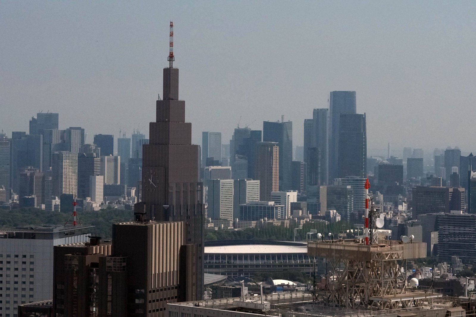 Japan economy grows, but worrying signs ahead