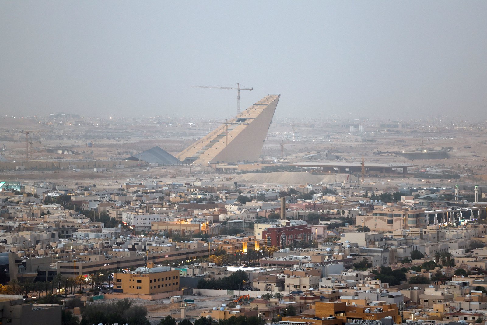 Saudi’s first major wartime IPO scrapped