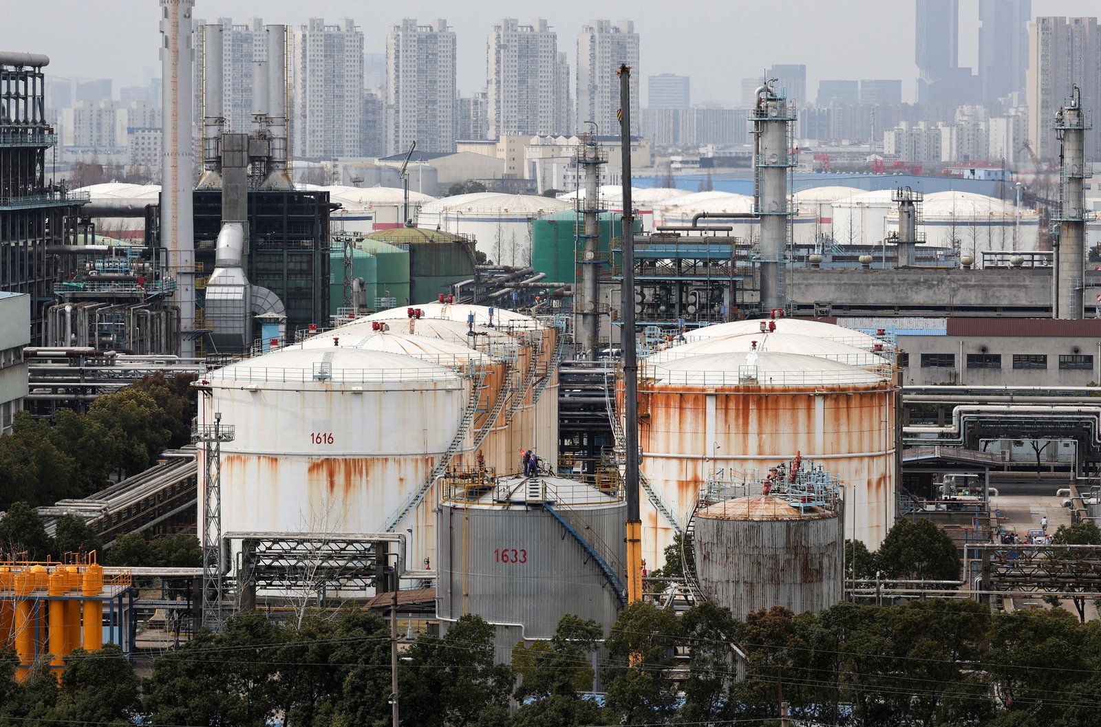 China's reduced oil purchases help keep global prices lower
