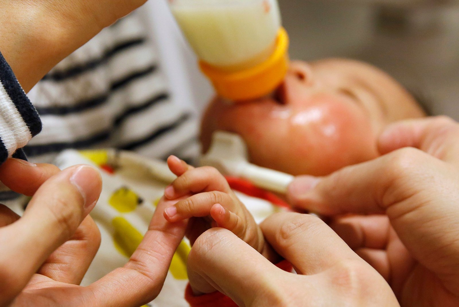 Japan offers dating app subsidies in attempt to boost birth rate